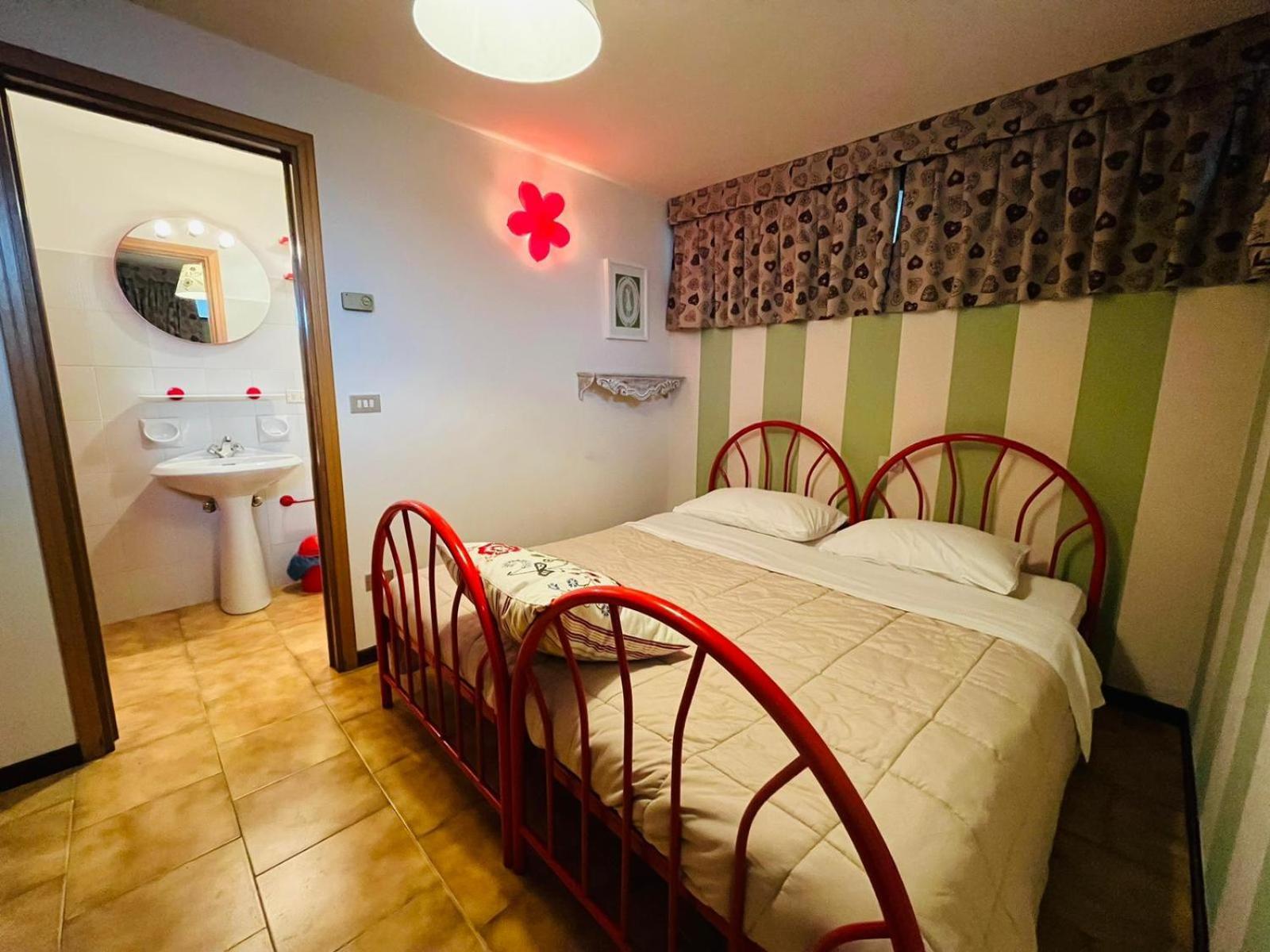 San Luigi - Rooms & Apartments Campodolcino Phòng bức ảnh
